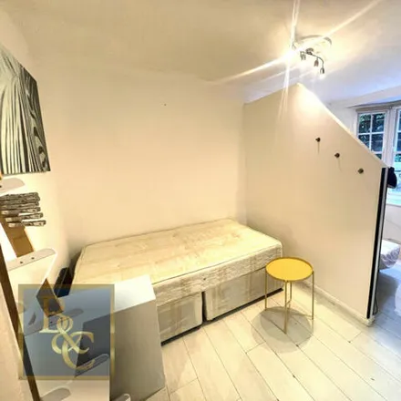 Rent this studio apartment on Compton Mansions in Tavistock Place, London