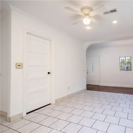 Image 9 - 1647 West 36th Place, Los Angeles, CA 90018, USA - House for sale