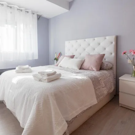 Rent this 2 bed apartment on Paseo de las Acacias in 23, 28005 Madrid