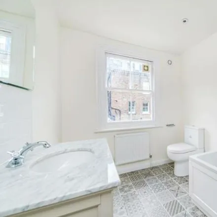 Image 5 - 60 Carthew Road, London, W6 0DX, United Kingdom - Townhouse for rent