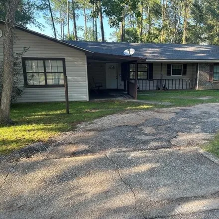 Buy this 4 bed house on 768 South Lakeview Drive in The Meadows, Dothan