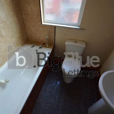 Image 4 - Back Manor Drive, Leeds, LS6 1GH, United Kingdom - Townhouse for rent