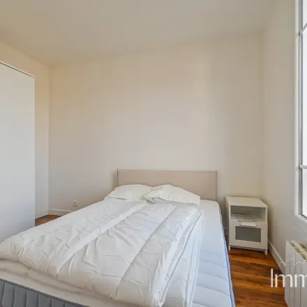 Image 2 - 4 Place Émile Cresp, 92120 Montrouge, France - Apartment for rent