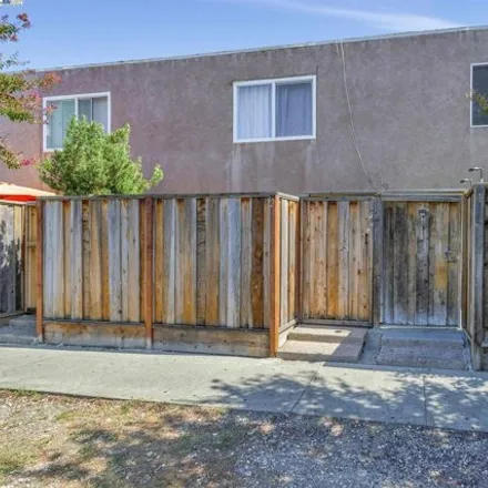 Image 3 - 1565 Pine Street, Concord, CA 94520, USA - House for sale