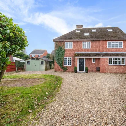 Rent this 6 bed house on Walton Close in Hereford, HR2 6BJ