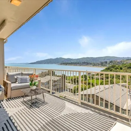 Image 2 - 194 Janet Way, Bel Aire, Tiburon, CA 94920, USA - Condo for sale