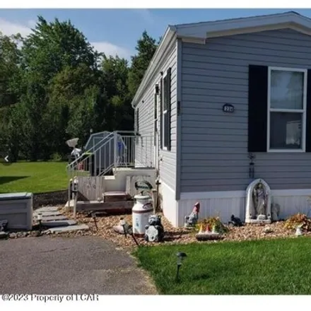 Buy this studio apartment on 298 Tracy Lane in Sand Spring, Luzerne County