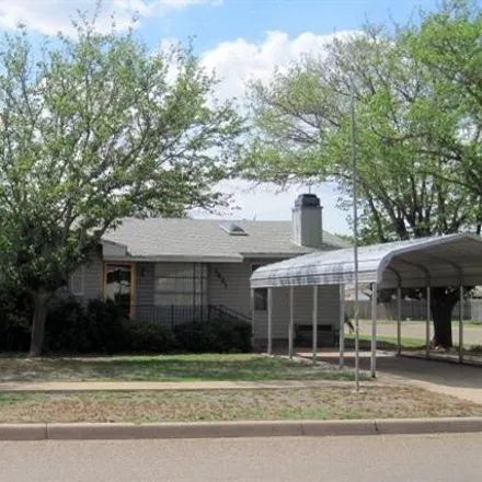 Buy this 3 bed house on 1421 Avenue L in Ralls, TX 79357