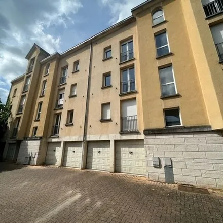 Rent this 2 bed apartment on 17 Rue de Planoise in 71400 Autun, France