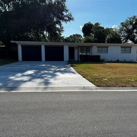 Rent this 3 bed house on 557 16th Street Northeast in Winter Haven, FL 33881