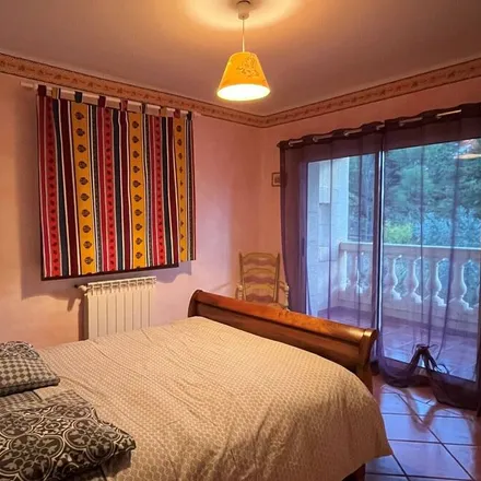 Rent this 1 bed house on 84110 Puyméras