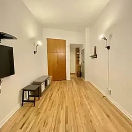 Rent this 1 bed apartment on 414 East 88th Street in New York, NY 10128
