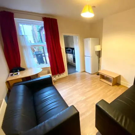 Rent this 4 bed townhouse on 403 Ecclesall Road in Sheffield, S11 8PE