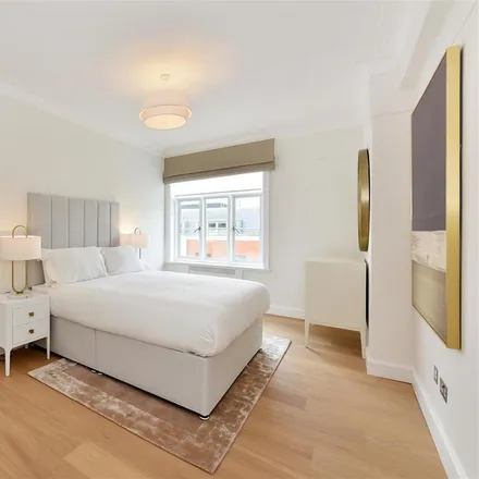 Image 7 - Chesterfield House, Chesterfield Gardens, London, W1J 7TL, United Kingdom - Apartment for rent
