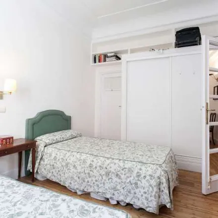 Rent this 2 bed apartment on Madrid in Torre de Valencia, Avenida de Menéndez Pelayo