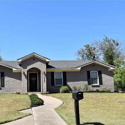 Buy this 3 bed house on 7929 Hopkins Road in Woodway, TX 76712