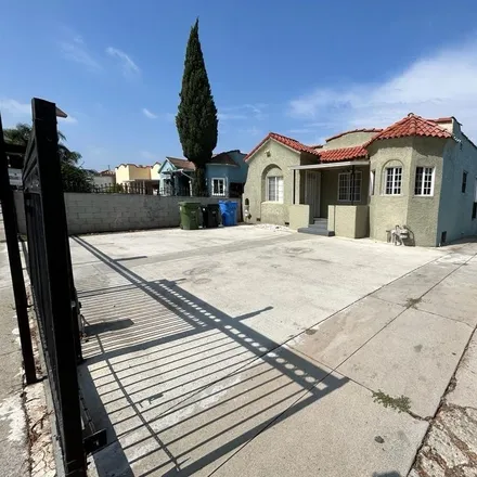 Rent this 2 bed house on 607 West 101st Street in Los Angeles, CA 90044