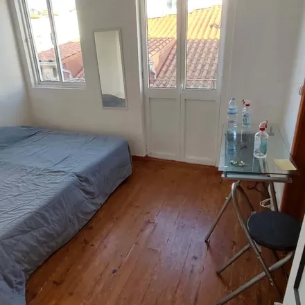 Rent this 2 bed apartment on Rua do Almoxarife 31 in 3000-022 Coimbra, Portugal