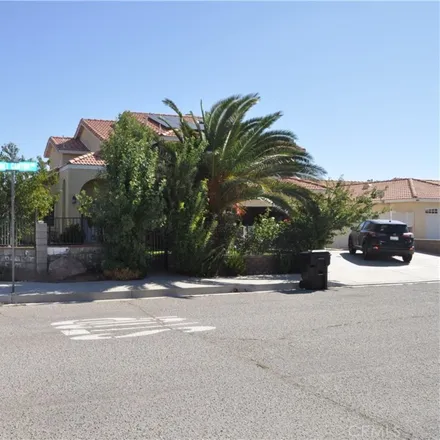 Image 2 - 13091 Quiet Canyon Drive, Victorville, CA 92395, USA - House for sale