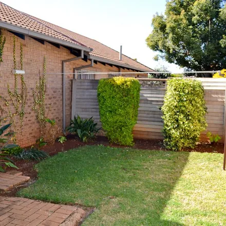 Rent this 3 bed townhouse on Suikerbos Road in Doornpoort, Gauteng