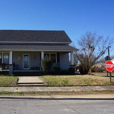 Buy this 3 bed house on 119 West Academy Avenue in Searcy, AR 72143