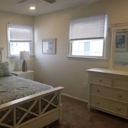 Rent this 3 bed condo on Avalon in NJ, 08202