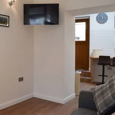 Rent this 1 bed townhouse on High Peak in SK13 8PN, United Kingdom