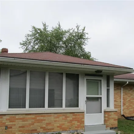 Image 2 - 1299 Edgewood Drive, Indianapolis, IN 46219, USA - House for sale