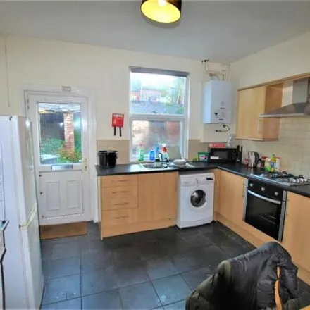 Image 3 - 613 Ecclesall Road, Sheffield, S11 8PE, United Kingdom - Townhouse for rent