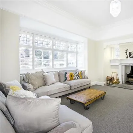Image 4 - 15 Beaconsfield Road, London, SE3 7LZ, United Kingdom - House for sale