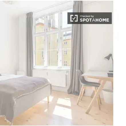 Rent this 3 bed room on Bredowstraße 40 in 10551 Berlin, Germany