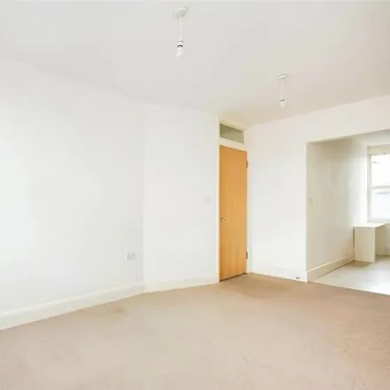 Image 2 - Sharps, Widmore Road, Bromley Park, London, BR1 1RW, United Kingdom - Apartment for rent