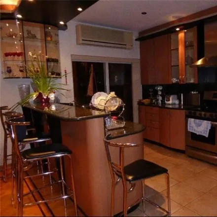 Image 5 - 2216 East 26th Street, New York, NY 11229, USA - House for sale