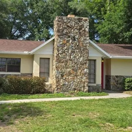 Rent this 3 bed house on 5385 Southeast 28th Street in Marion County, FL 34480