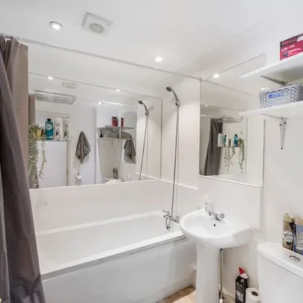 Image 1 - 133-137 Westbourne Grove, London, W11 2SB, United Kingdom - Apartment for rent
