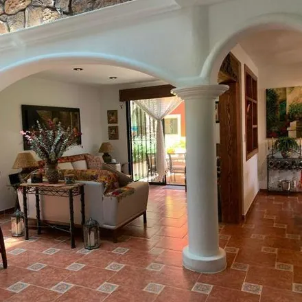 Buy this 3 bed house on Calle Senda Inmortal in Delegación Cayetano Rubio, 76060 Querétaro