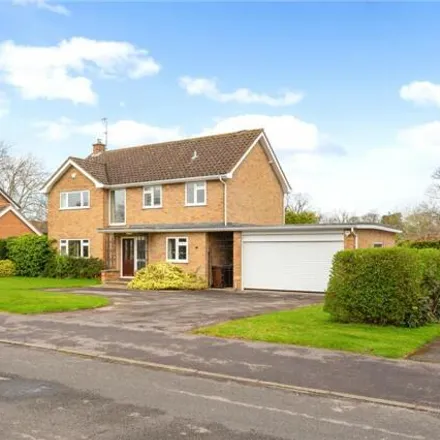 Buy this 4 bed house on 19 The Avenue in Leckhampton, GL53 9BJ