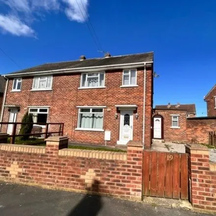 Rent this 3 bed duplex on SHERIFFS MOOR ESTATE in Sheriff's Moor Avenue, Easington Lane