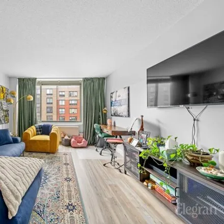 Buy this 1 bed condo on 2 South End Avenue in New York, NY 10280