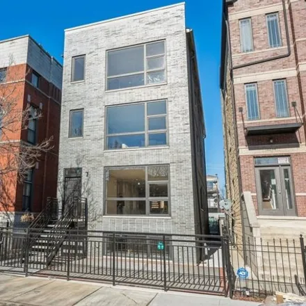 Rent this 3 bed condo on 2240 West Warren Boulevard in Chicago, IL 60612