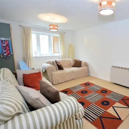 Image 2 - Woodland Grove, Ivy Chimneys, CM16 4NG, United Kingdom - Apartment for rent