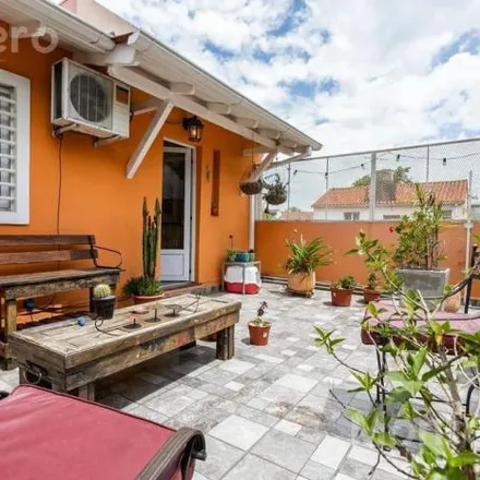 Buy this 2 bed house on General Güemes 2971 in Villa Martelli, 1603 Vicente López