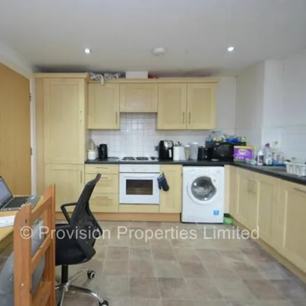 Image 2 - Holborn Approach, Leeds, LS6 2PD, United Kingdom - Apartment for rent