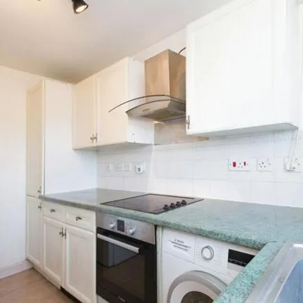Image 5 - Bywater House, 1-56 Harlinger Street, London, SE18 5SX, United Kingdom - Apartment for sale