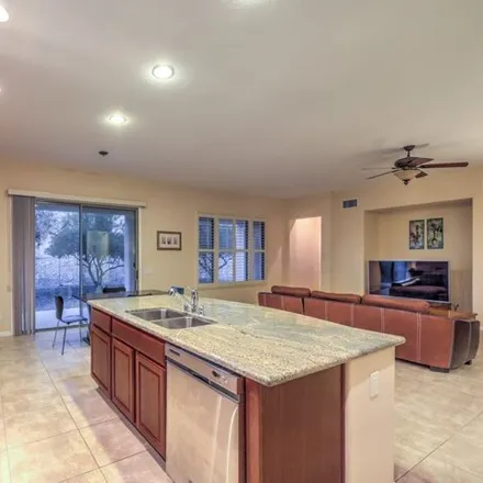 Image 6 - 12 Oro Valley Drive, Henderson, NV 89052, USA - House for sale