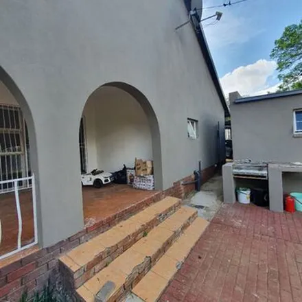 Rent this 4 bed apartment on 502 Frelon Street in Pierre van Ryneveld, Pretoria