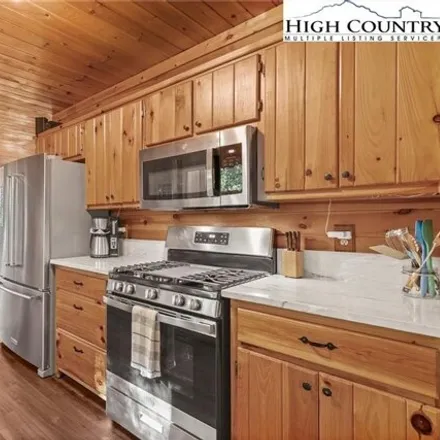 Image 7 - Little Rock Canyon Road, Caldwell County, NC, USA - House for sale