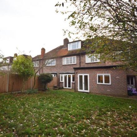 Rent this 6 bed house on 59 Lauderdale Drive in London, TW10 7BS