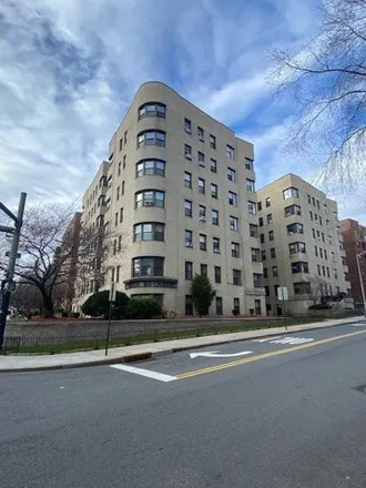 Rent this studio house on 2 North Broadway in City of White Plains, NY 10601