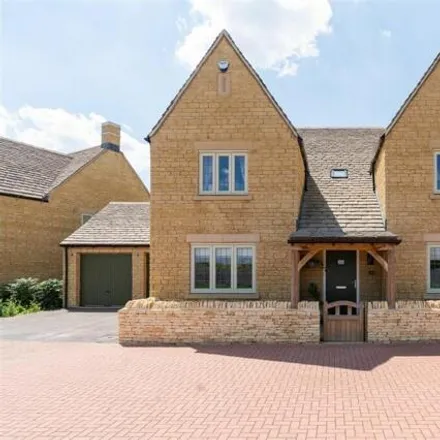 Buy this 5 bed house on Wellesley Close in Moreton-in-Marsh, GL56 0FH